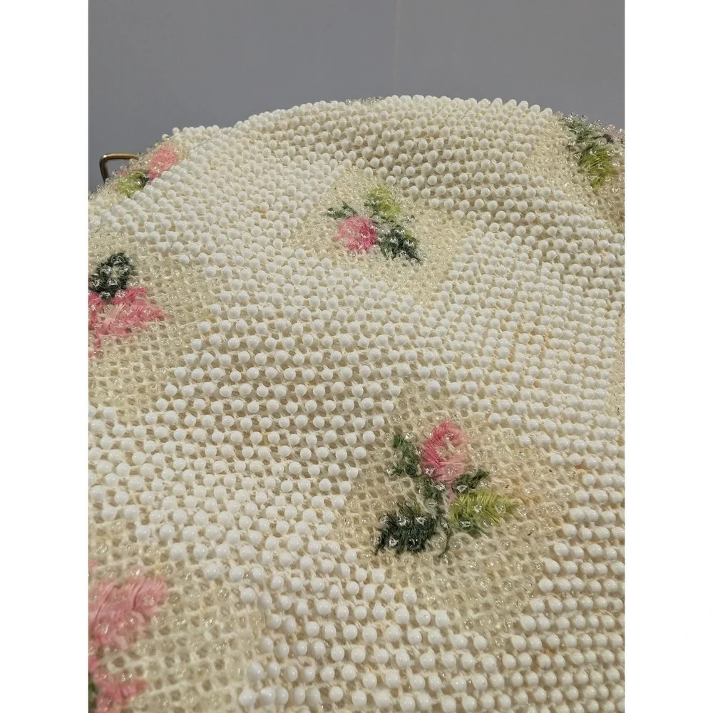 Vtg 1950s Lumured Corde Petite Bead Pink Rose Flower Purse Kiss Lock Mid Century